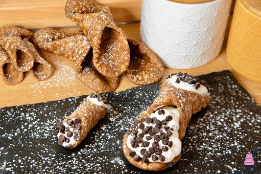 Cannoli siciliani ripieni di ricotta con gocce di cioccolato – prodotti per pasticceria Rondinella Market Napoli